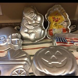 Wilton Character Shaped Cake Pans